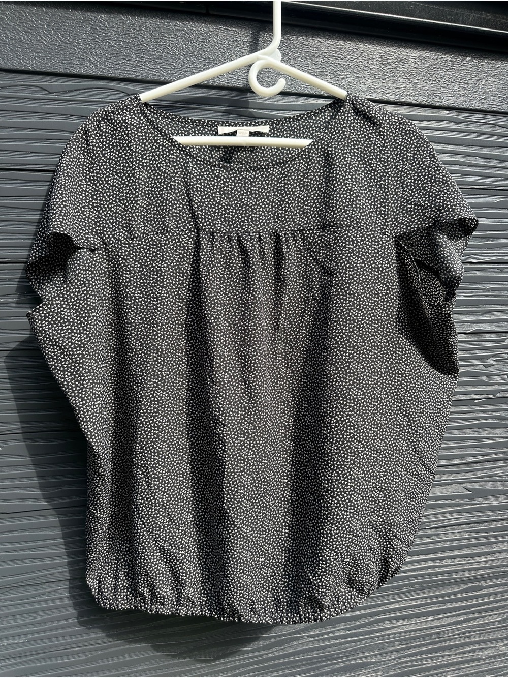 LOFT Black & White Print Bubble Hem Blouse Size Medium